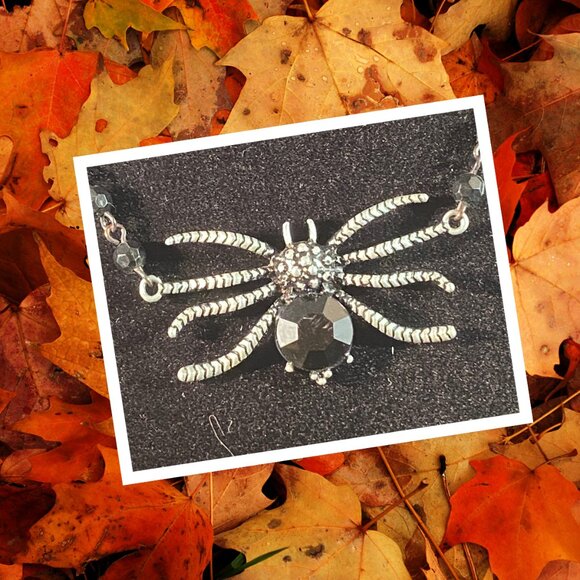 Spider Necklace - Picture 2 of 4